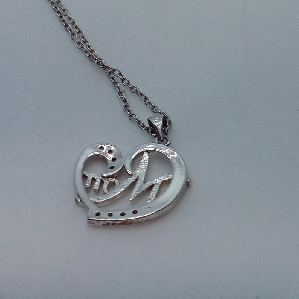 ✂"Mom" Rhinestone Heart Necklace - Picture 4 of 4